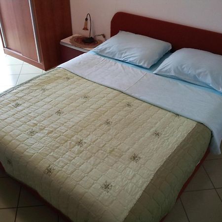 Apartments Angie Biograd Na Moru Room photo